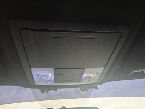 Used 2019 Ford Explorer XLT AWD/4WD image 5