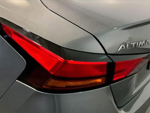 Used 2025 Nissan Altima 2.5 SV image 27