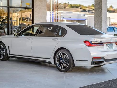 Used 2020 BMW 740i xDrive w/ M Sport Package image 7