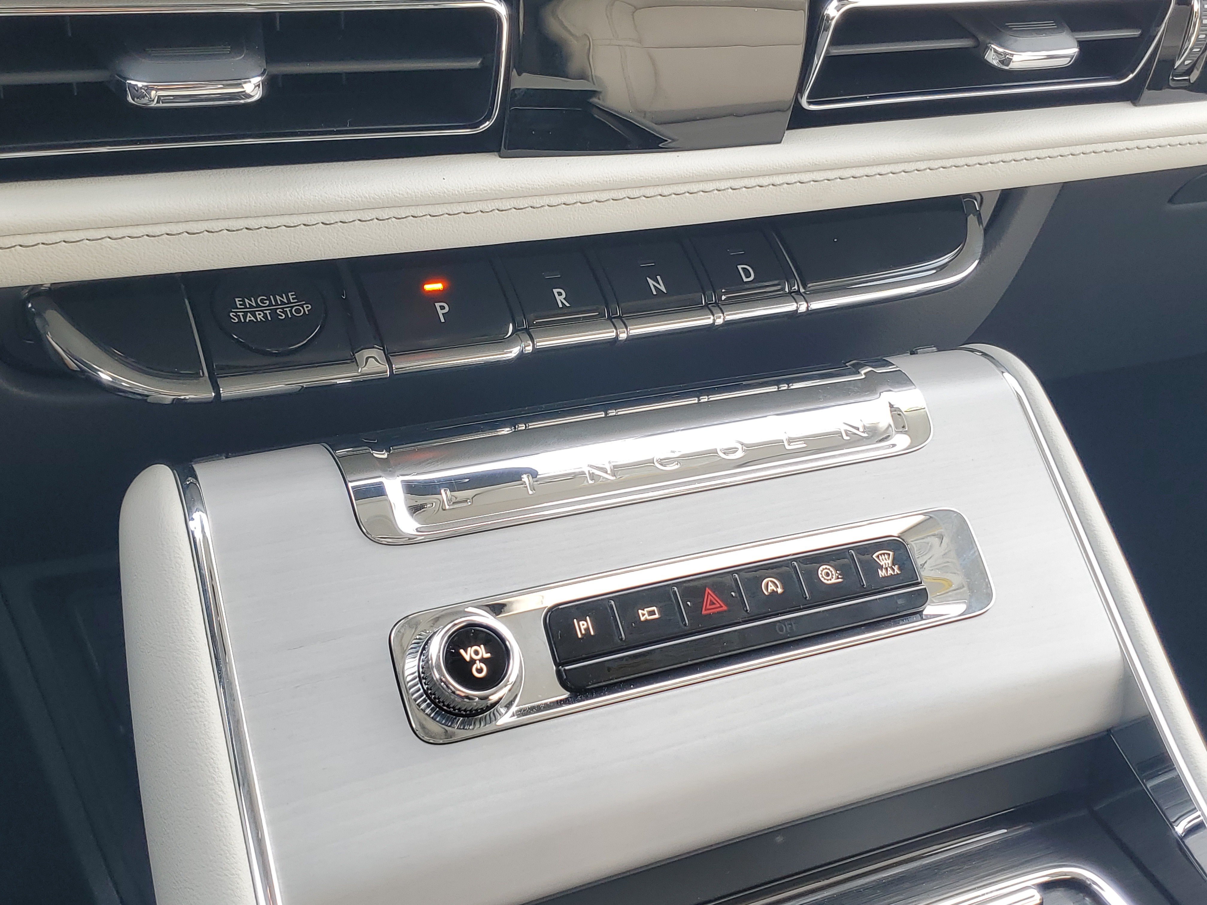 New 2027 Lincoln Aviator Reserve w/ Jet Appearance Package AWD/4WD image 21