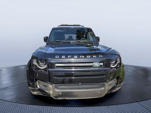 Used 2023 Land Rover Defender 110 X AWD/4WD image 2