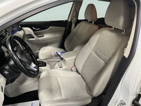 Certified 2022 Nissan Rogue Sport SV AWD/4WD image 13