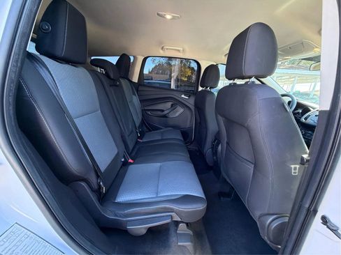 Used 2017 Ford Escape SE image 11