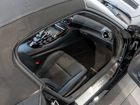 Used 2018 Mercedes-Benz AMG GT Roadster image 22