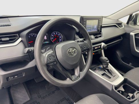 Used 2019 Toyota RAV4 XLE FWD image 18