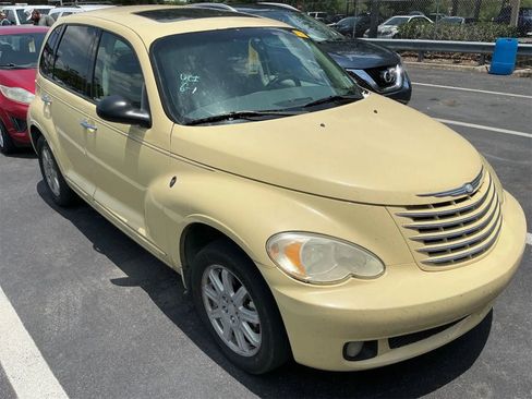 Used 2007 Chrysler PT Cruiser Limited FWD image 5