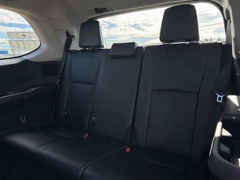 Used 2024 Toyota Grand Highlander AWD image 35