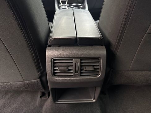 Used 2024 Nissan Rogue S AWD/4WD image 70