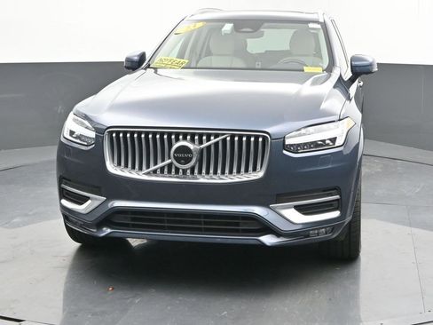 Used 2023 Volvo XC90 B6 Plus image 4