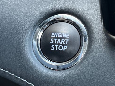 Used 2023 Toyota Highlander XLE FWD image 22