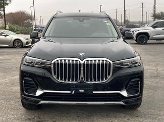Used 2022 BMW X7 xDrive40i w/ Premium Package video 2