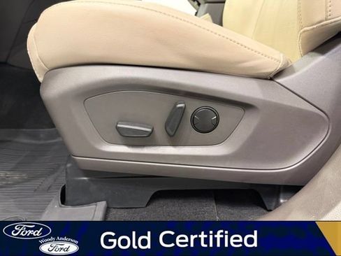 Certified 2024 Ford Explorer Platinum w/ Technology Package AWD/4WD image 19