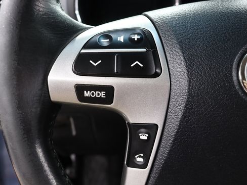 Used 2013 Toyota Highlander Limited image 54