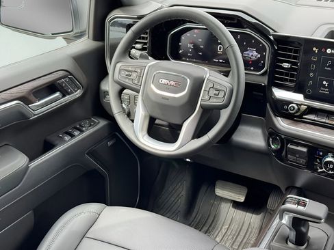 New 2026 GMC Sierra 1500 SLT AWD/4WD image 17