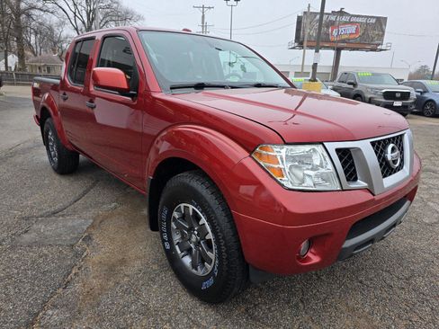 Used 2018 Nissan Frontier PRO-4X image 3