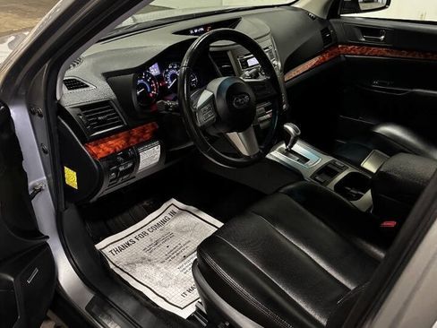 Used 2011 Subaru Outback 3.6R Limited w/ PWR Moonroof Pkg AWD/4WD image 9