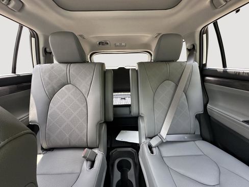 Certified 2026 Toyota Highlander Platinum AWD/4WD image 13