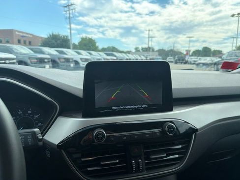 Used 2022 Ford Escape SE FWD image 14