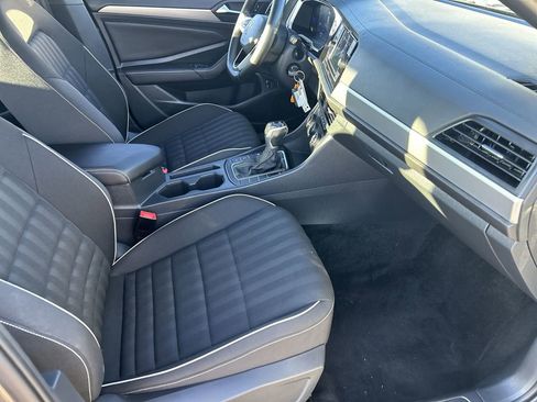 Certified 2023 Volkswagen Jetta Sport FWD image 9