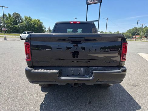 Used 2025 RAM 2500 Big Horn AWD/4WD image 7