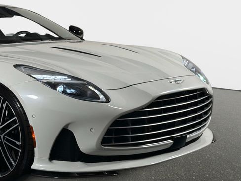 Used 2024 Aston Martin DB12 Coupe RWD image 23