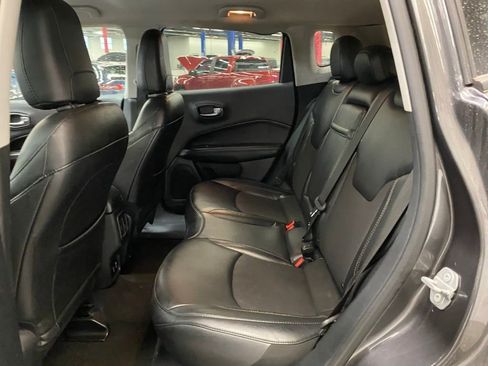 Used 2019 Jeep Compass Latitude FWD image 8
