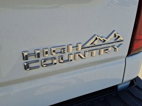 Used 2023 Chevrolet Silverado 2500 High Country AWD/4WD image 25