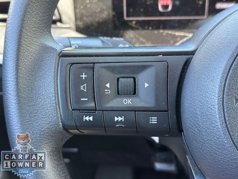 Used 2025 Nissan Kicks SV AWD/4WD image 20