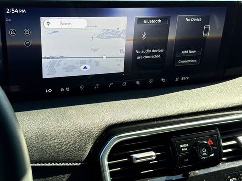 Used 2025 Nissan Armada Platinum image 25