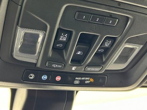 Used 2023 Chevrolet Silverado 3500 High Country AWD/4WD image 40