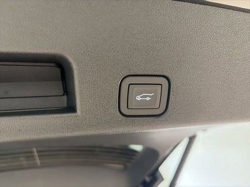 New 2026 Chevrolet Traverse LT w/ Driver Confidence Package FWD image 15