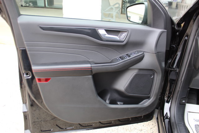 Used 2025 Ford Escape ST-Line AWD/4WD image 8