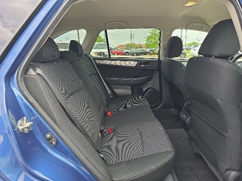 Used 2019 Subaru Outback 2.5i Premium AWD/4WD image 17