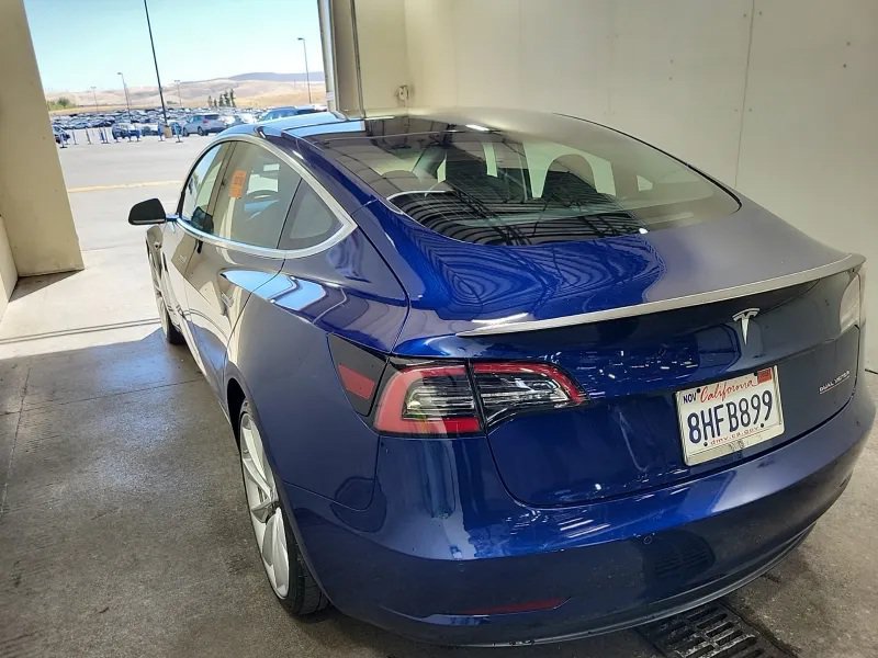 Used 2018 Tesla Model 3 Performance AWD/4WD image 3