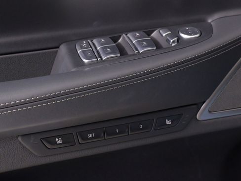 Used 2022 BMW 750i xDrive 750i xDrive w/ Executive Package image 29