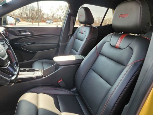 Certified 2024 Chevrolet Trax RS w/ Driver Confidence Package image 25