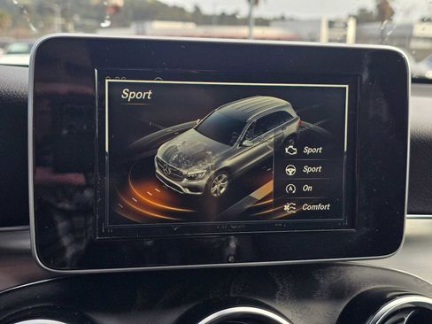 Used 2019 Mercedes-Benz GLC 300 4MATIC image 31