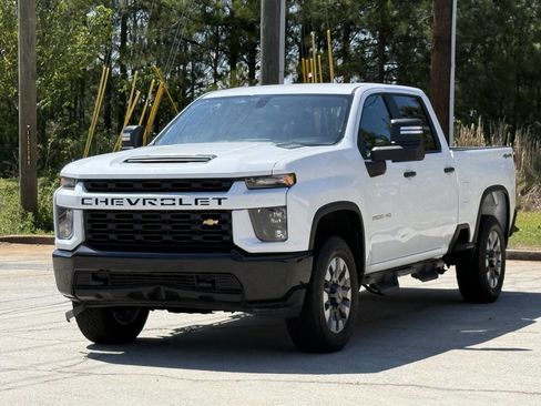 Used 2022 Chevrolet Silverado 2500 Custom w/ Custom Convenience Package AWD/4WD image 2
