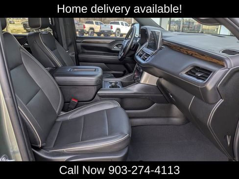 Used 2023 Chevrolet Suburban Premier image 32