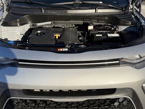 Used 2022 Kia Soul LX image 25