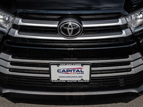 Used 2019 Toyota Highlander XLE AWD/4WD image 10