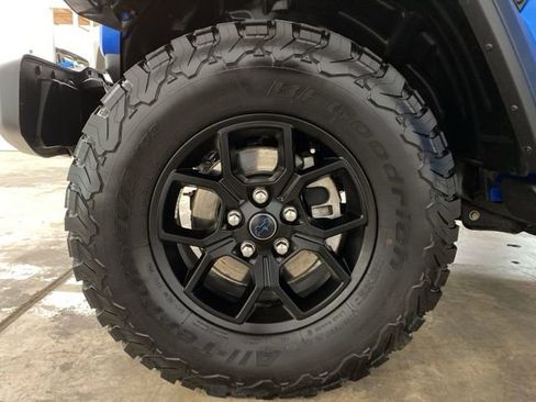 Used 2024 Jeep Wrangler Unlimited image 24