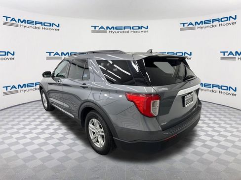 Used 2022 Ford Explorer XLT RWD image 3