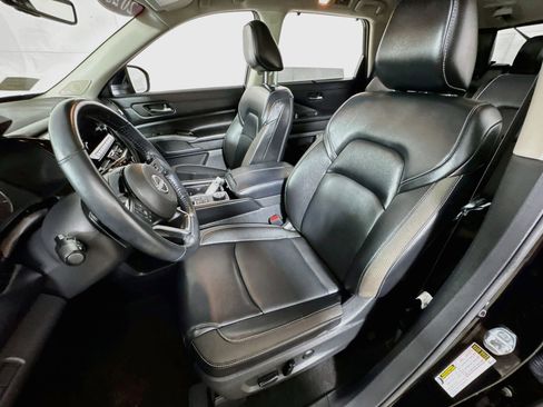 Used 2023 Nissan Pathfinder SL w/ SL Premium Package image 15