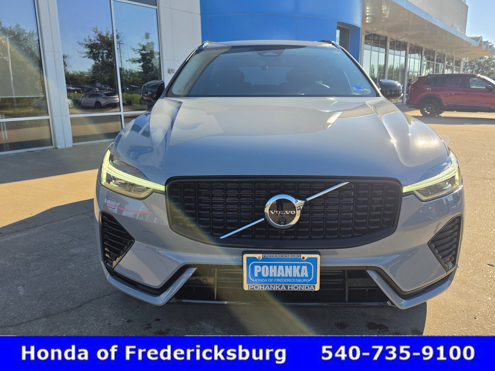 Used 2025 Volvo XC60 T8 Plus w/ Protection Package Premier AWD/4WD image 9