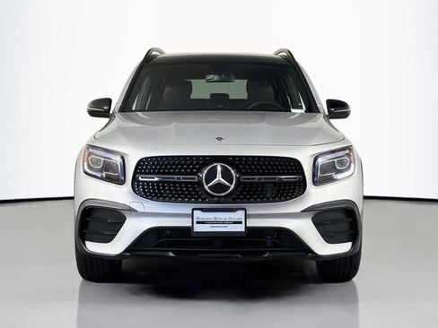 Used 2022 Mercedes-Benz GLB 250 image 2