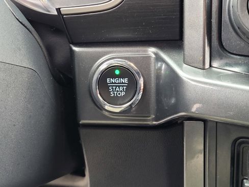 Certified 2022 Ford F150 XLT w/ Equipment Group 302A High image 26