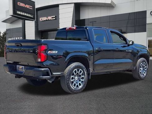 Used 2025 Chevrolet Colorado Z71 w/ Technology Package AWD/4WD image 24