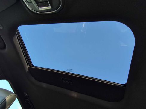 Used 2023 Jeep Grand Cherokee Altitude image 18