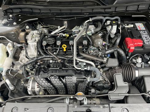 Used 2025 Nissan Altima 2.5 SV image 32